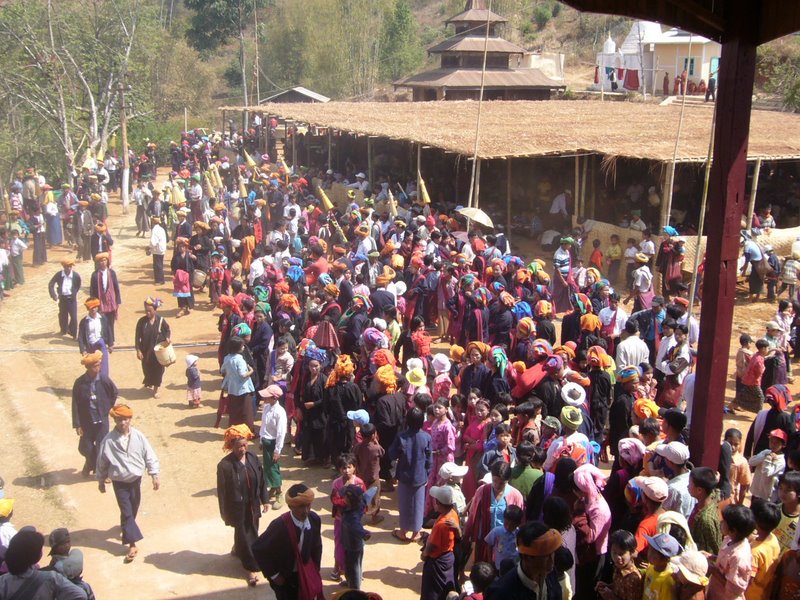 Travel - Myanmar - Kalaw Shan - Monks Enter The Monastery